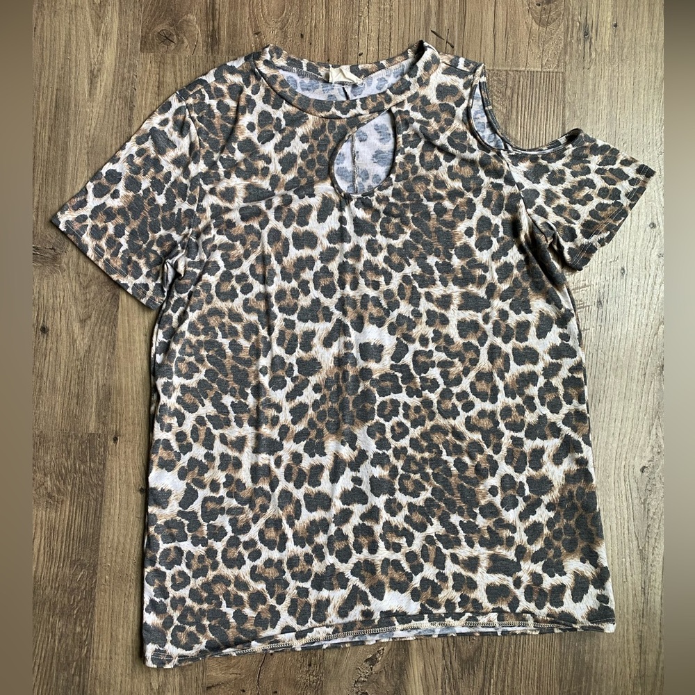 Leopard Cold Shoulder Tee